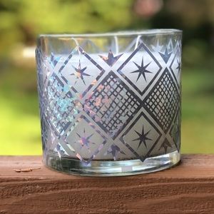 GLOLITE By PartyLite Iced Snowberries 3 Wick Iridescent Wax Designed To Glow!